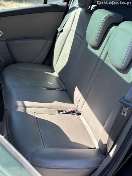 Renault Clio 1.5 dCi - Initiale Paris — fotografia 7