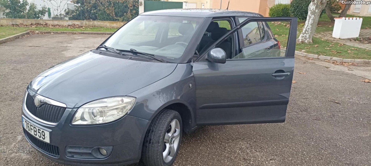 Skoda Fabia 1.4 Diesel-IMPECÀVEL sò 141250kms — fotografia 6