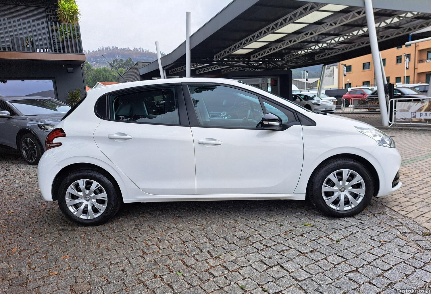 Peugeot 208 1.5 BlueHDi Active — fotografia 22