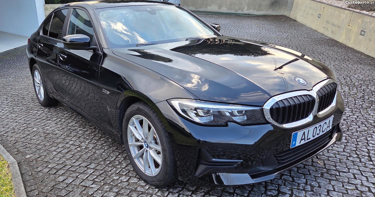 BMW 320 e Berlina   Hibrido plug-in - Versão Advantage - 21 foto 4