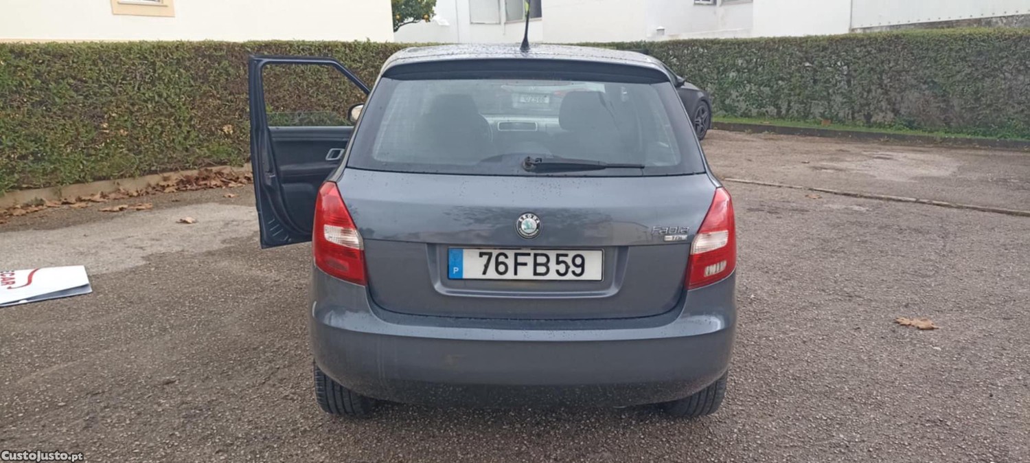Skoda Fabia 1.4 Diesel-IMPECÀVEL sò 141250kms — fotografia 5