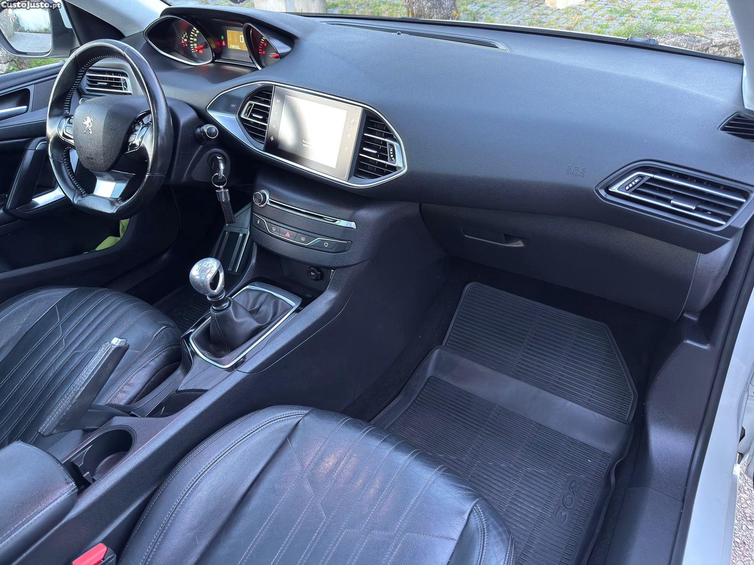 Peugeot 308 — fotografia 9
