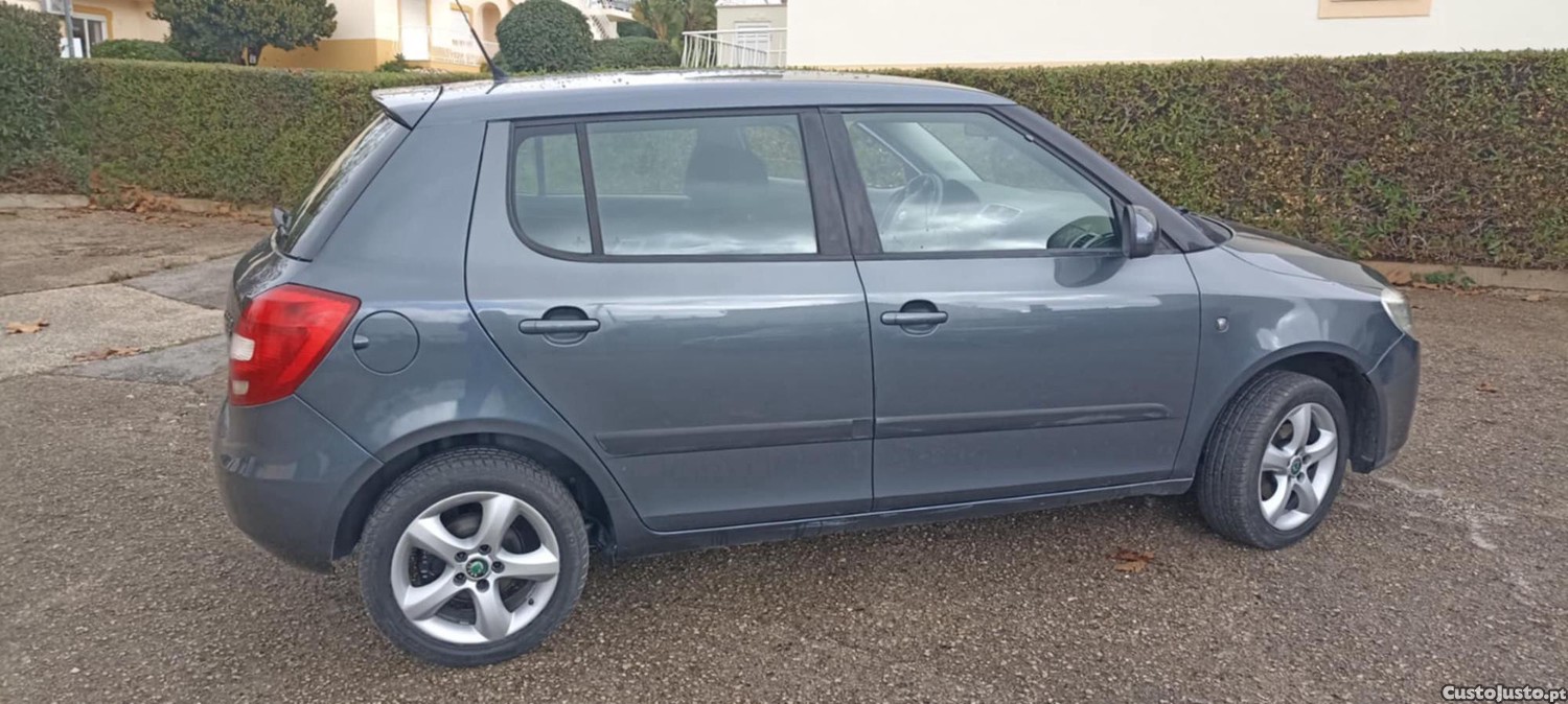 Skoda Fabia 1.4 Diesel-IMPECÀVEL sò 141250kms — fotografia 3