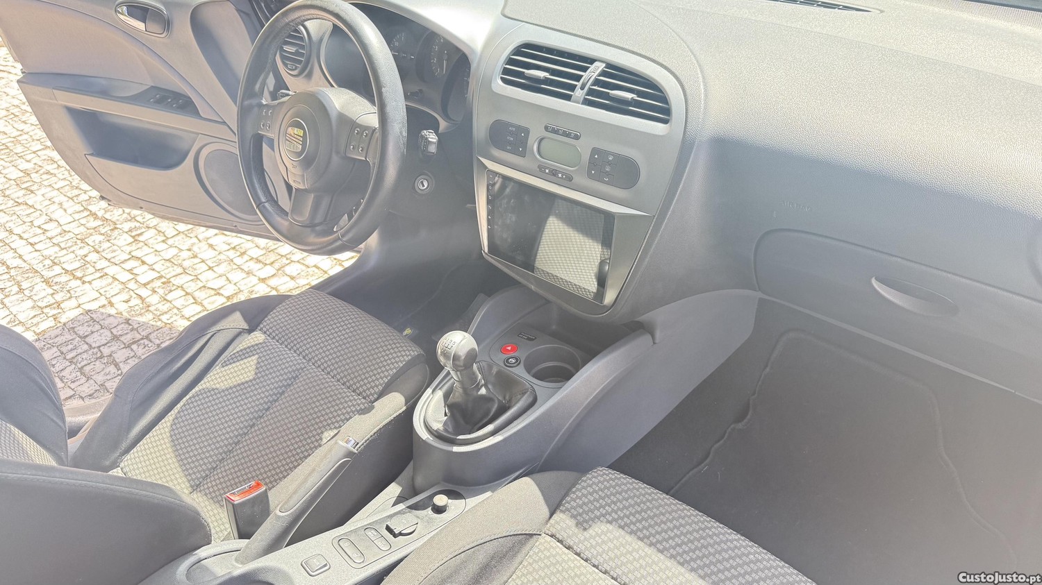 SEAT Leon GPL (Android & Apple CarPlay) c/ poucos kms — fotografia 3