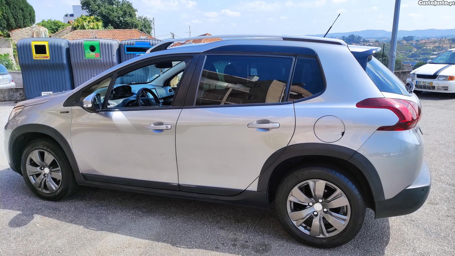 Peugeot 2008 Signature — fotografia 6