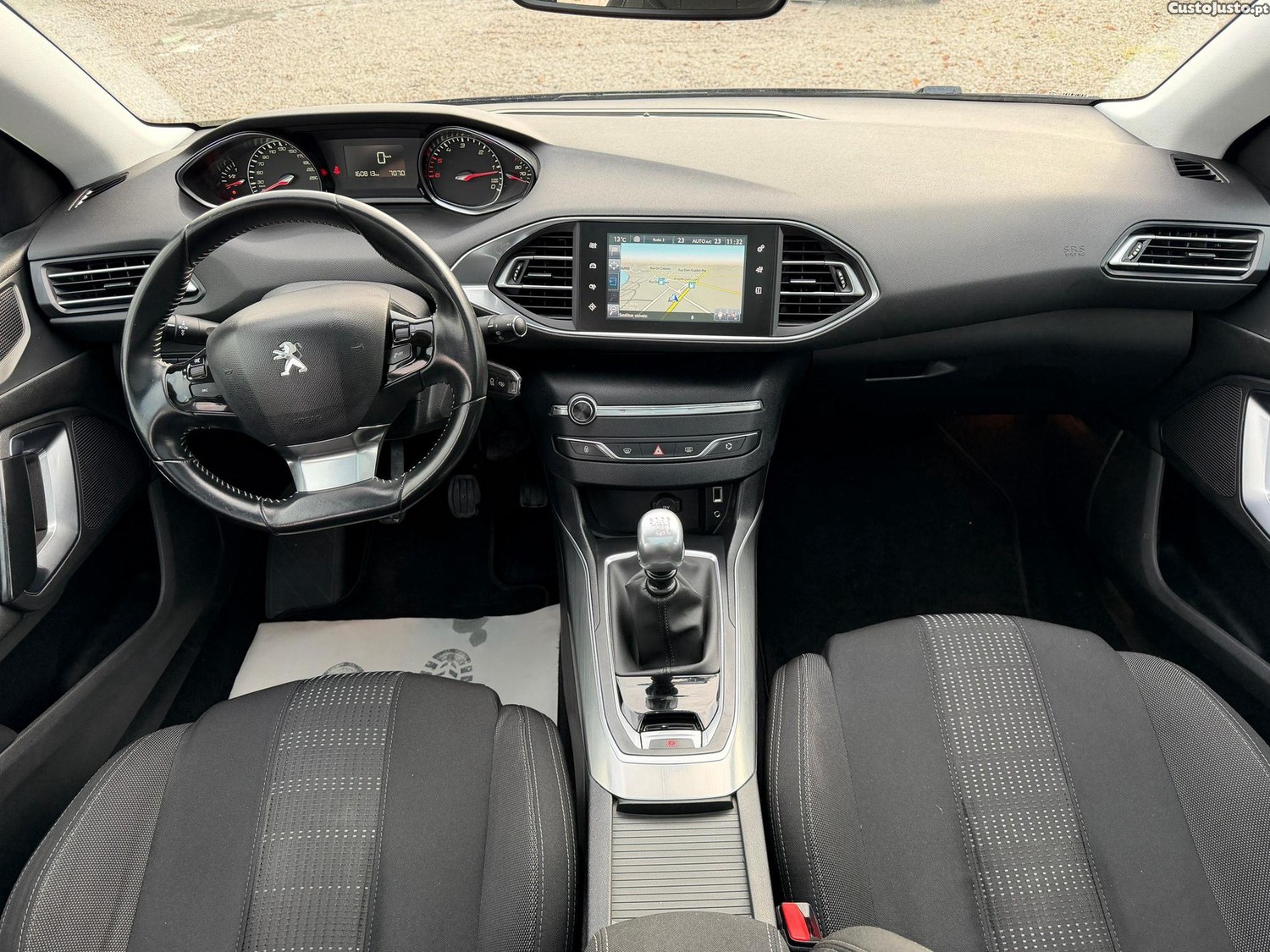 Peugeot 308 SW 1.6 BlueHDi Allure J17 — fotografia 8