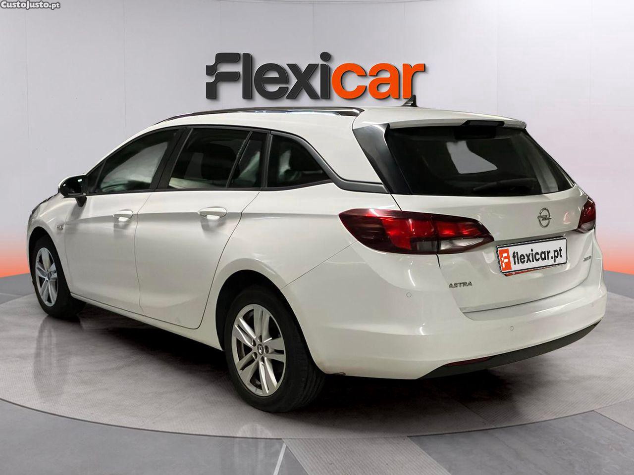 Opel Astra Sports Tourer 1.0 Dynamic Sport S/S — fotografia 22