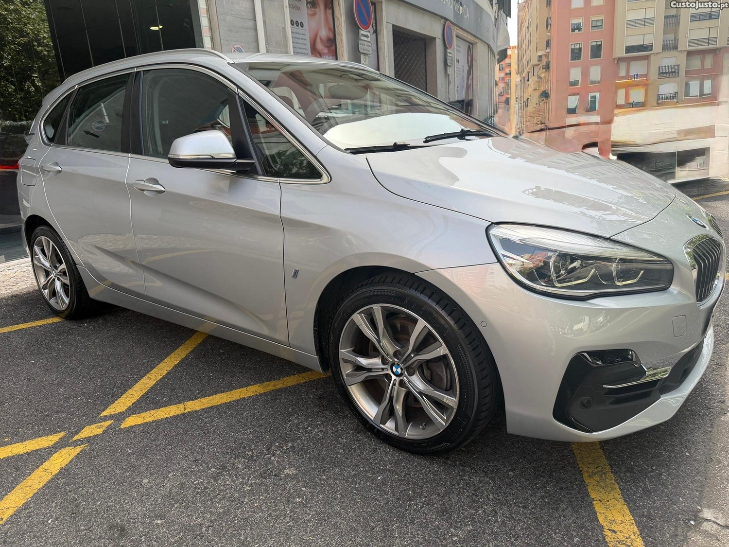 BMW 225 Active Tourer XE iPerformance Luxury Line — fotografia 23