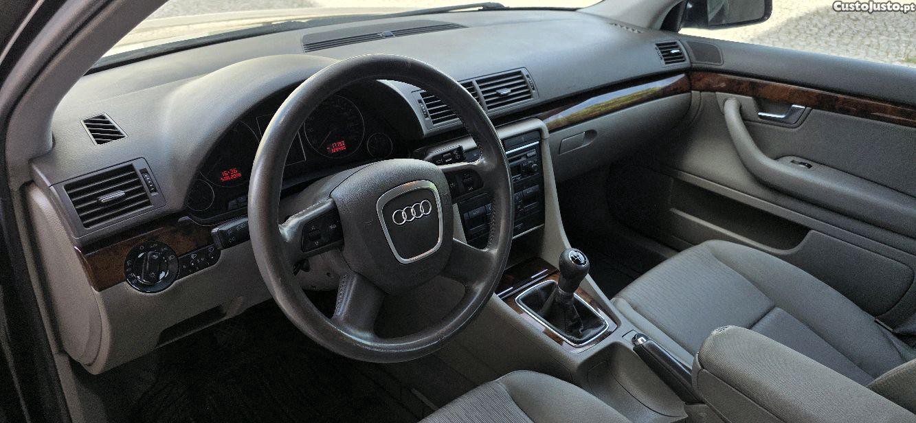 Audi A4 2.0 TDI 140cv — fotografia 4