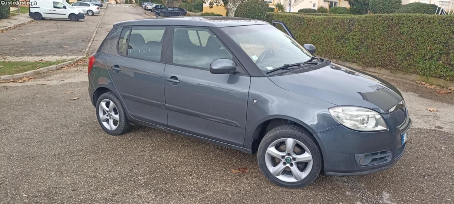 Skoda Fabia 1.4 Diesel-IMPECÀVEL sò 141250kms — fotografia 11
