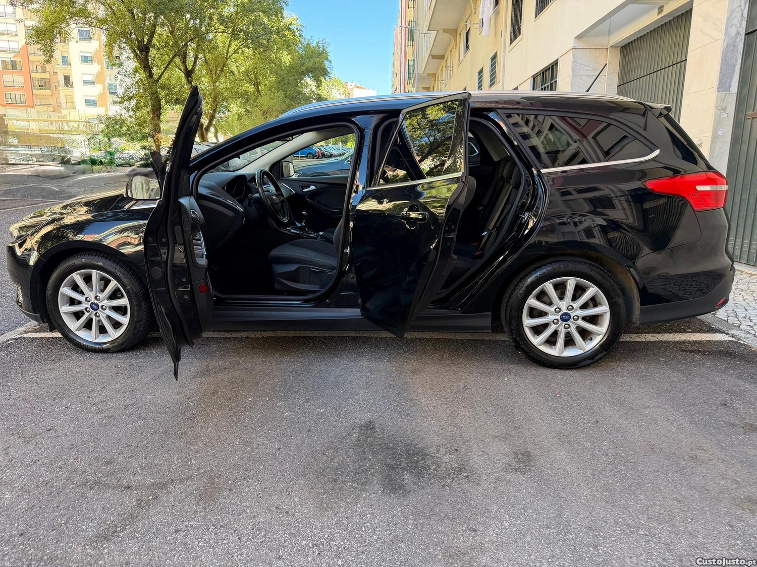 Ford Focus SW 1.0 EcoBoost S&S TITANIUM — fotografia 18
