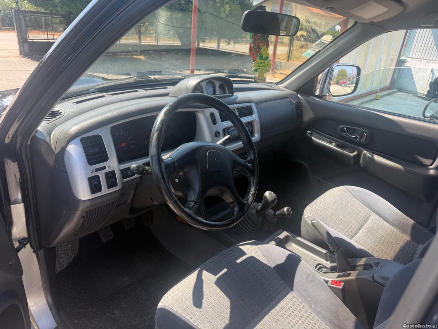 Mitsubishi L200 Strakar elegance — fotografia 9