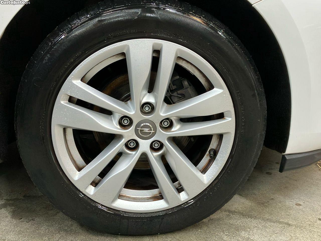 Opel Astra Sports Tourer 1.0 Dynamic Sport S/S — fotografia 16