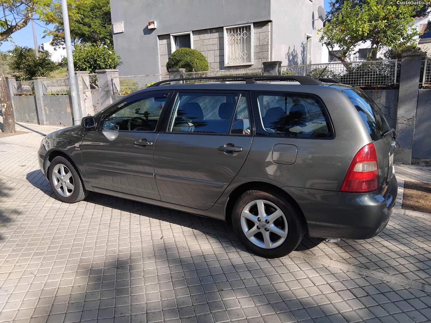 Toyota Corolla SW 1.4 vvti — fotografia 7