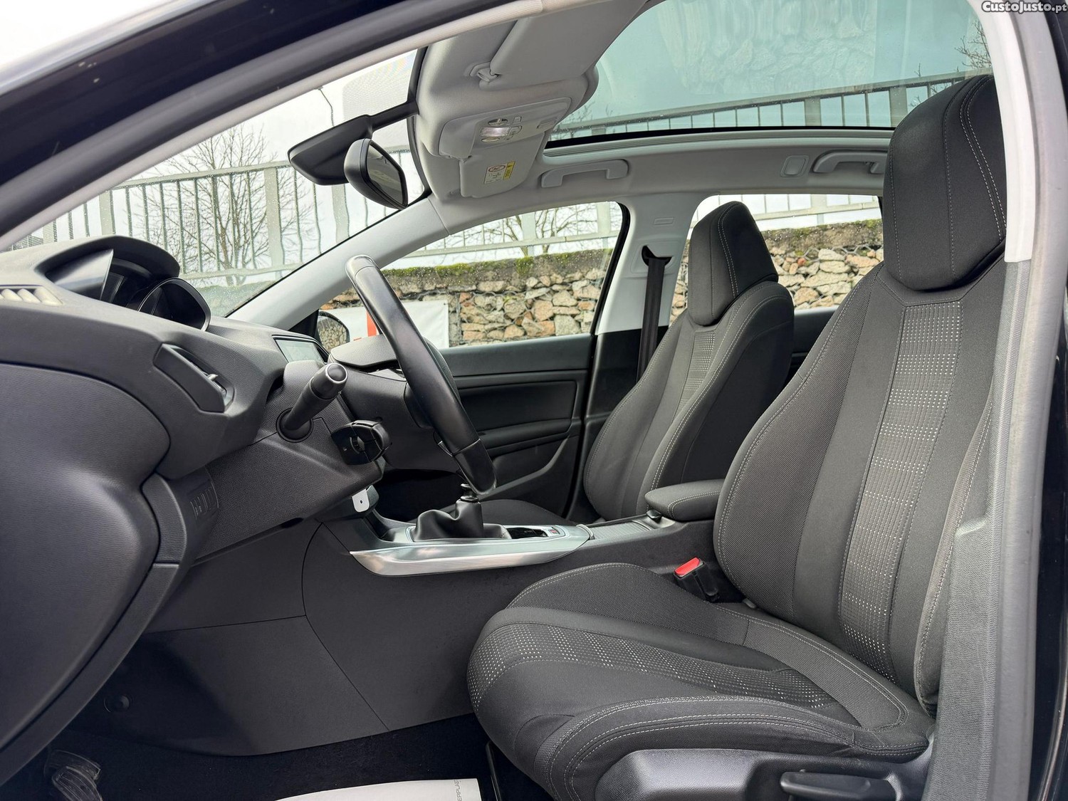 Peugeot 308 SW 1.6 BlueHDi Allure J17 — fotografia 6