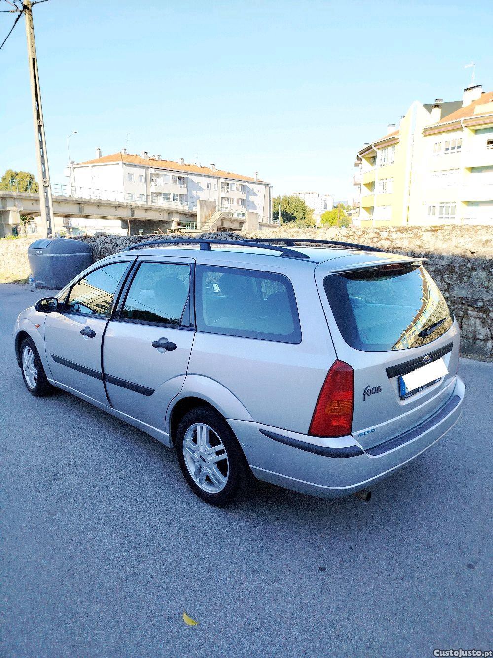 Ford Focus 1.4 gasolina ano 2004 impecável — fotografia 6