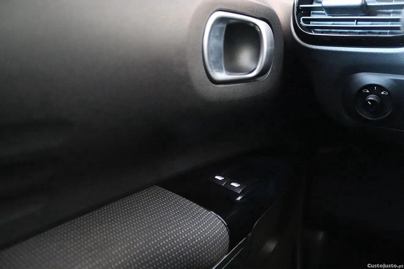 Citroën C4 Cactus 1.2 FEEL — fotografia 3