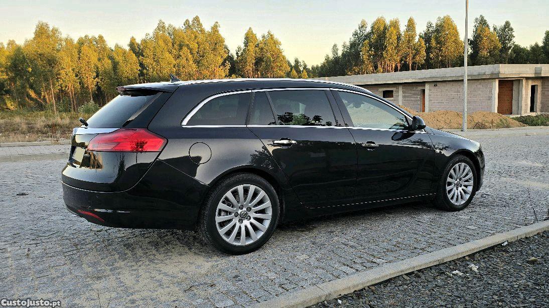 Opel Insignia 2.0 CDTI — fotografia 2