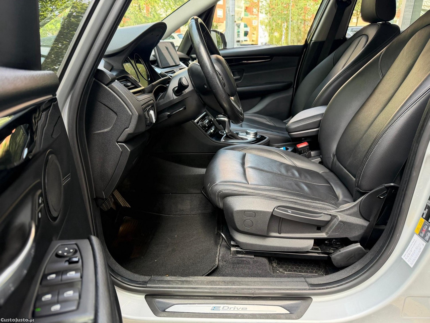 BMW 225 Active Tourer XE iPerformance Luxury Line — fotografia 17