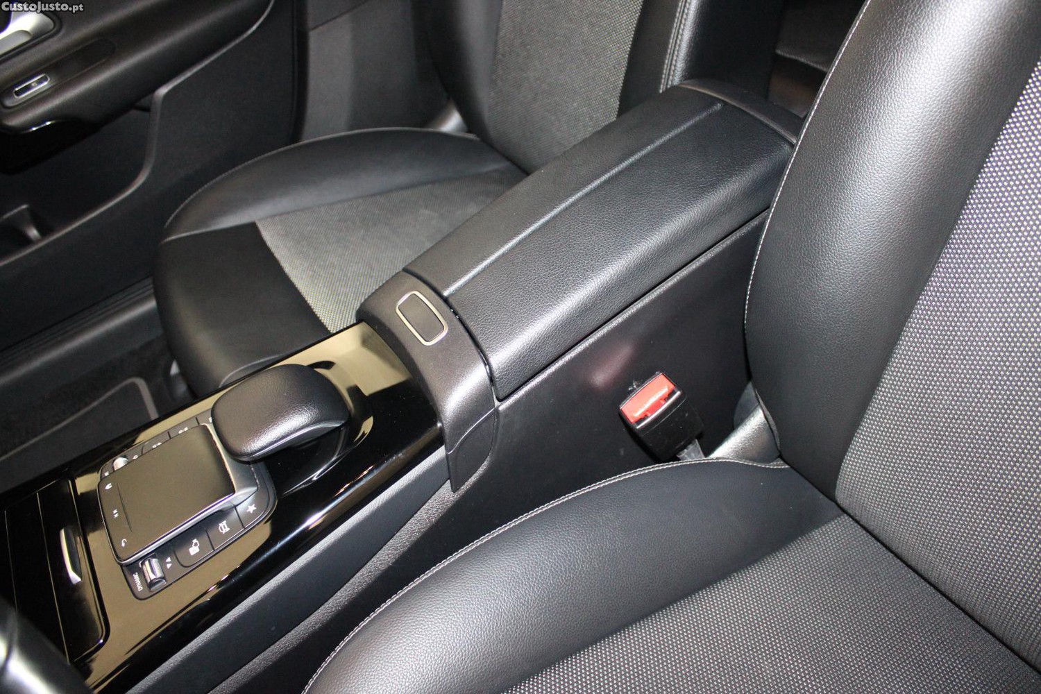 Mercedes-Benz CLA 180 D SHOOTING BRAKE STYLE AUTO — fotografia 14