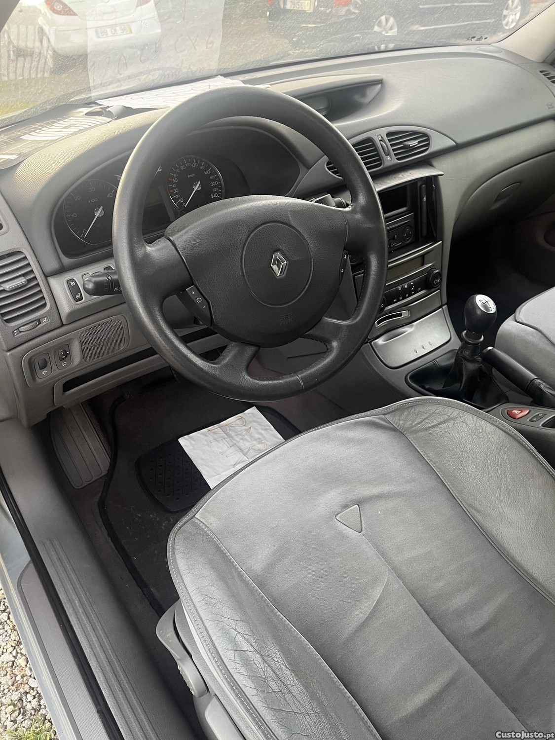 Renault Laguna 1.9 DCI 120cv — fotografia 2