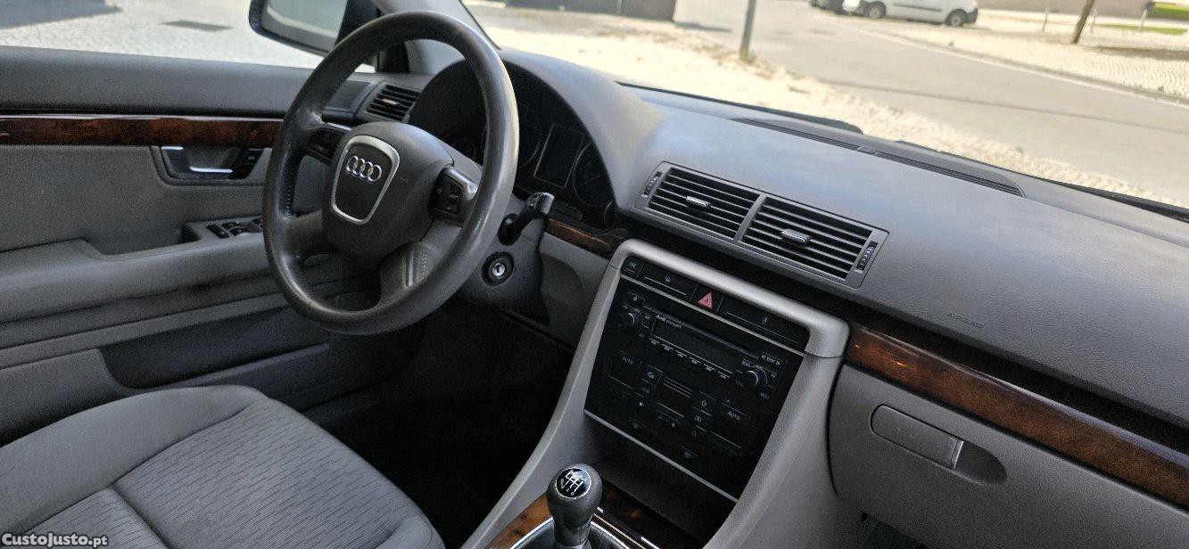 Audi A4 2.0 TDI 140cv — fotografia 2