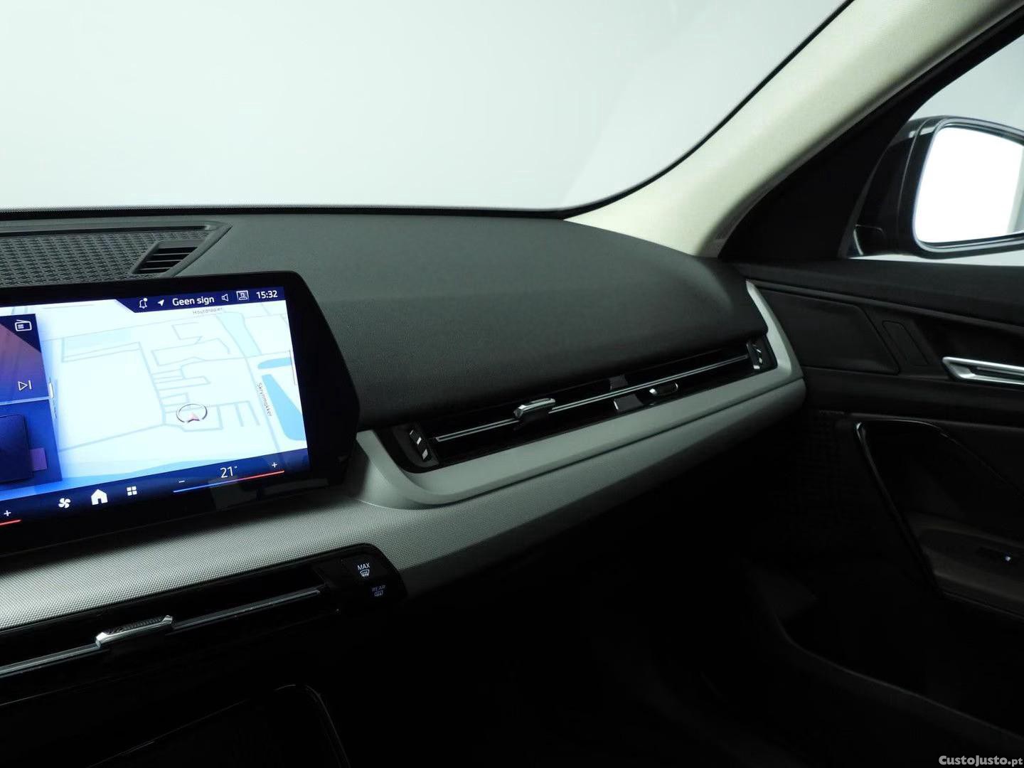 BMW iX2 eDrive20 — fotografia 5