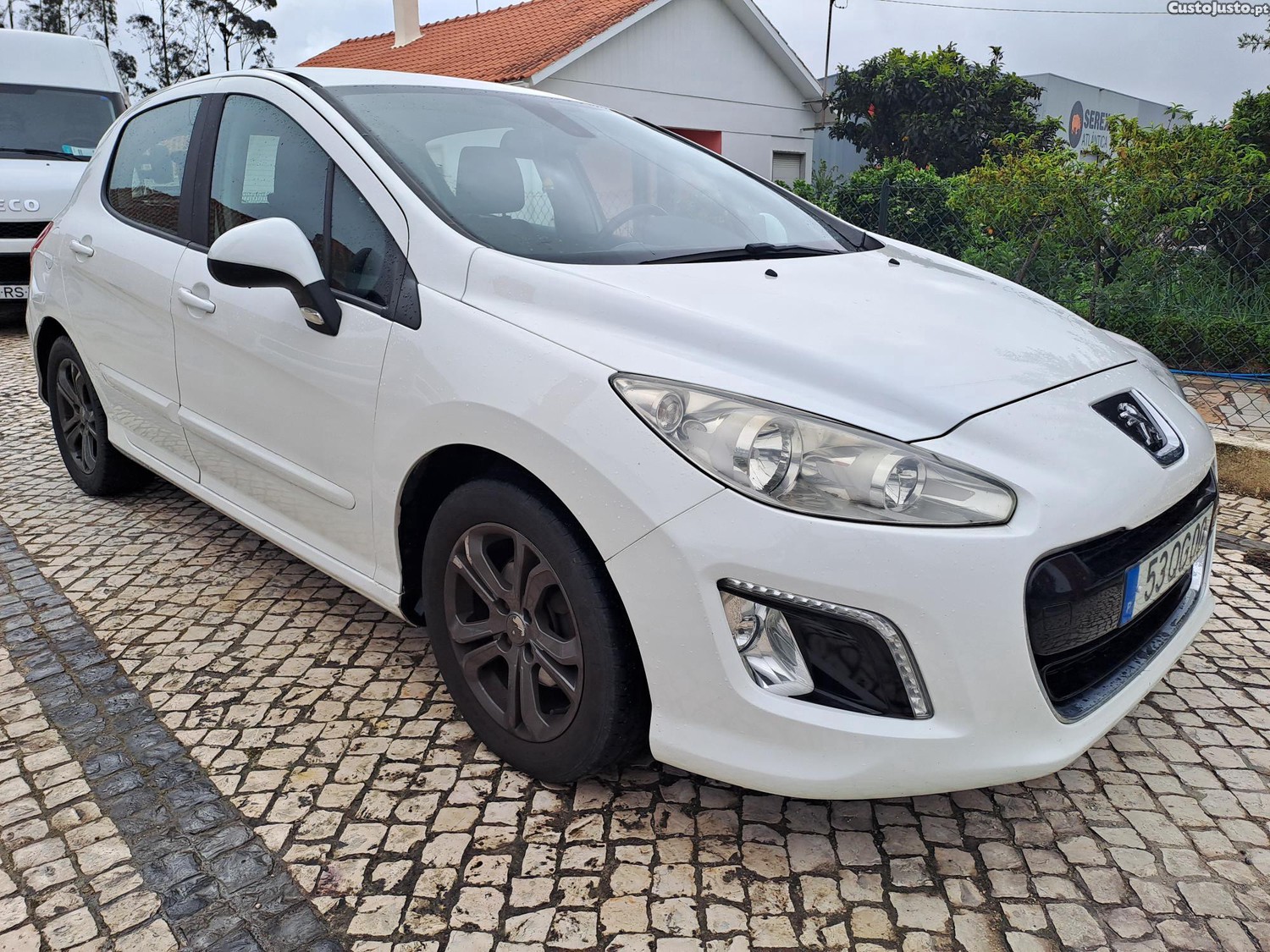 Peugeot 208 1.6 HDI — fotografia 9