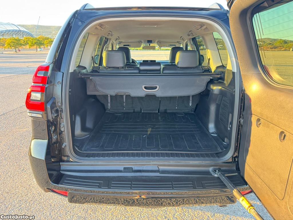 Toyota Land Cruiser 2.8 D-4D — fotografia 8