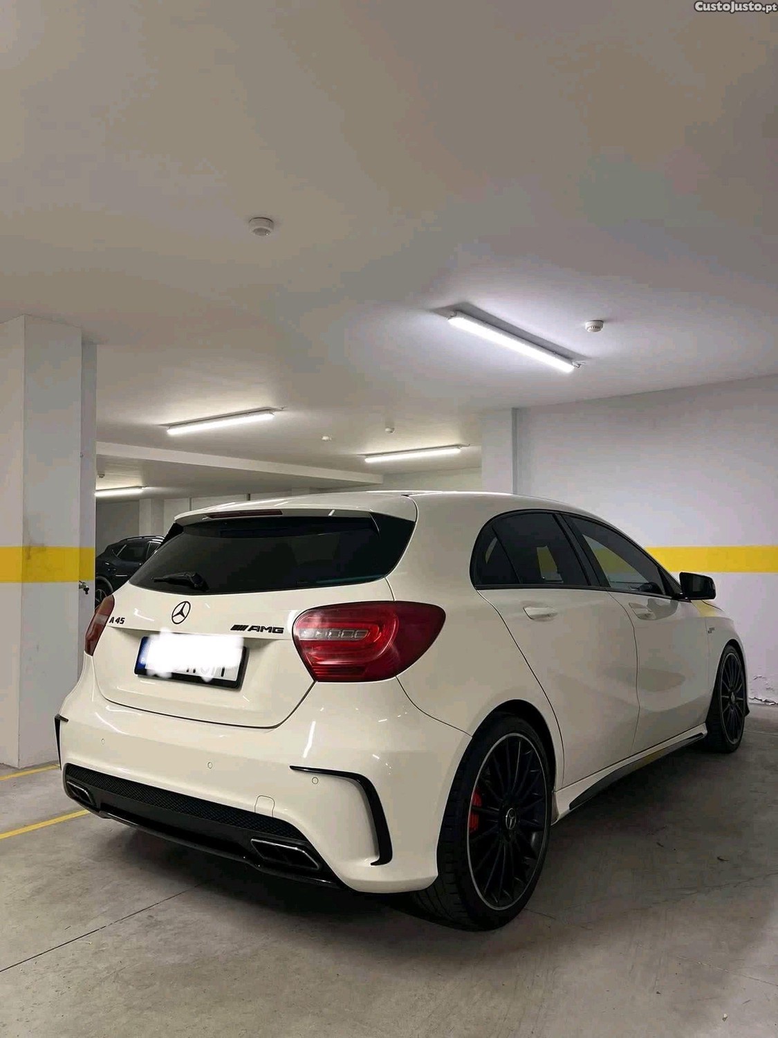 Mercedes-Benz A 45 AMG 361cv — fotografia 6