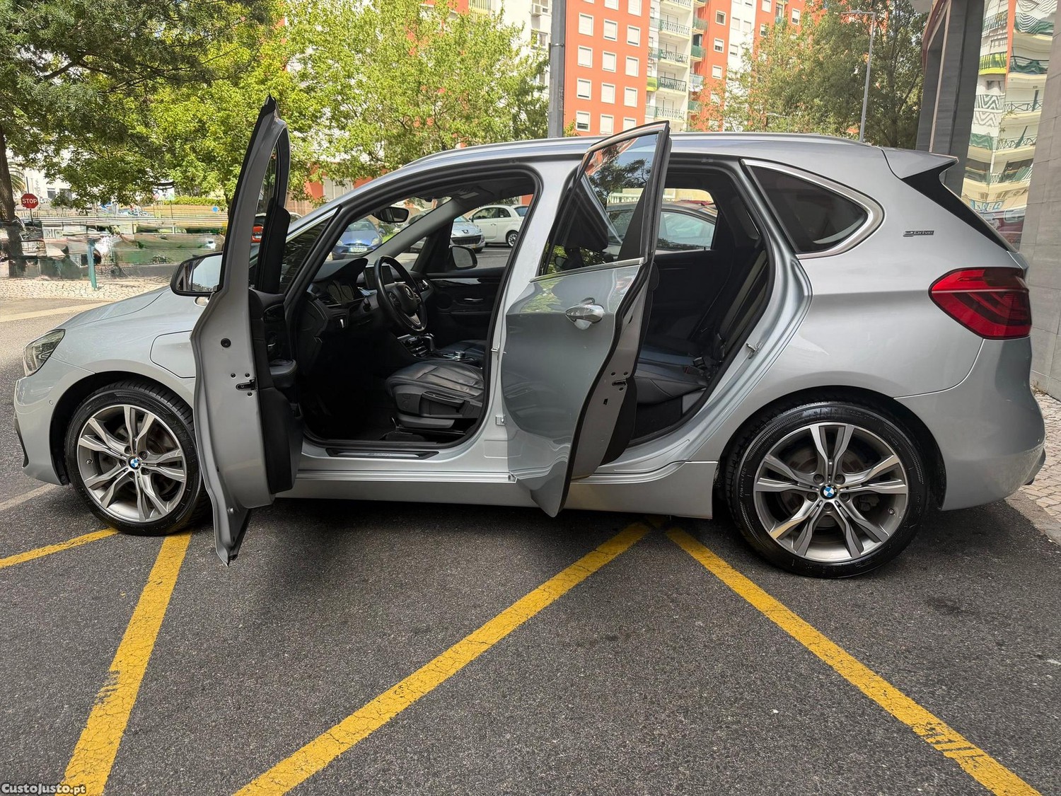 BMW 225 Active Tourer XE iPerformance Luxury Line — fotografia 18