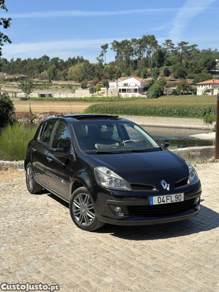 Renault Clio 1.5 dCi - Initiale Paris — fotografia 6