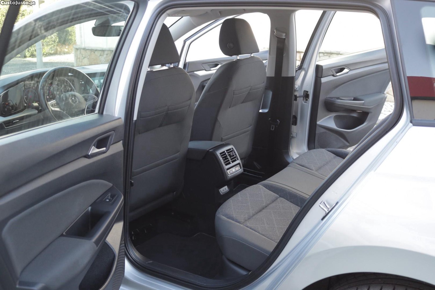 Volkswagen Golf Variant 2.0 TDI Life DSG 115cv — fotografia 35