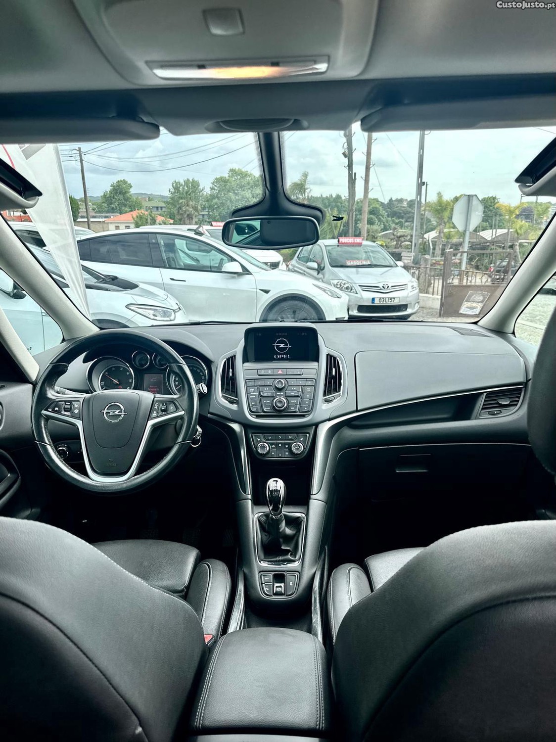 Opel Zafira ZAFIRA TOURER 2.0 CDTI NACIONAL — fotografia 8