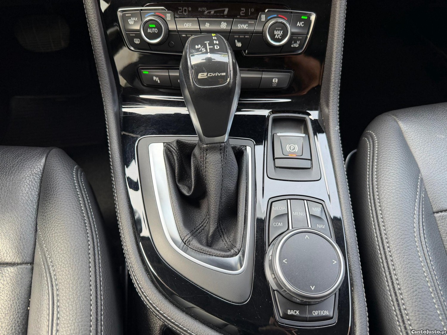 BMW 225 Active Tourer XE iPerformance Luxury Line — fotografia 13