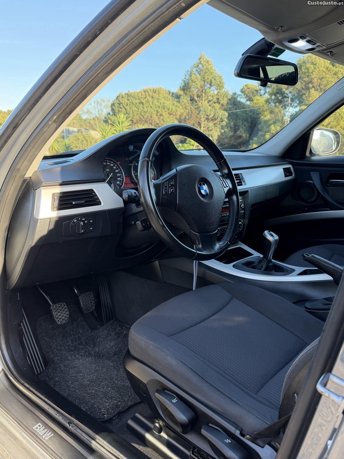 BMW 318 E91 — fotografia 7