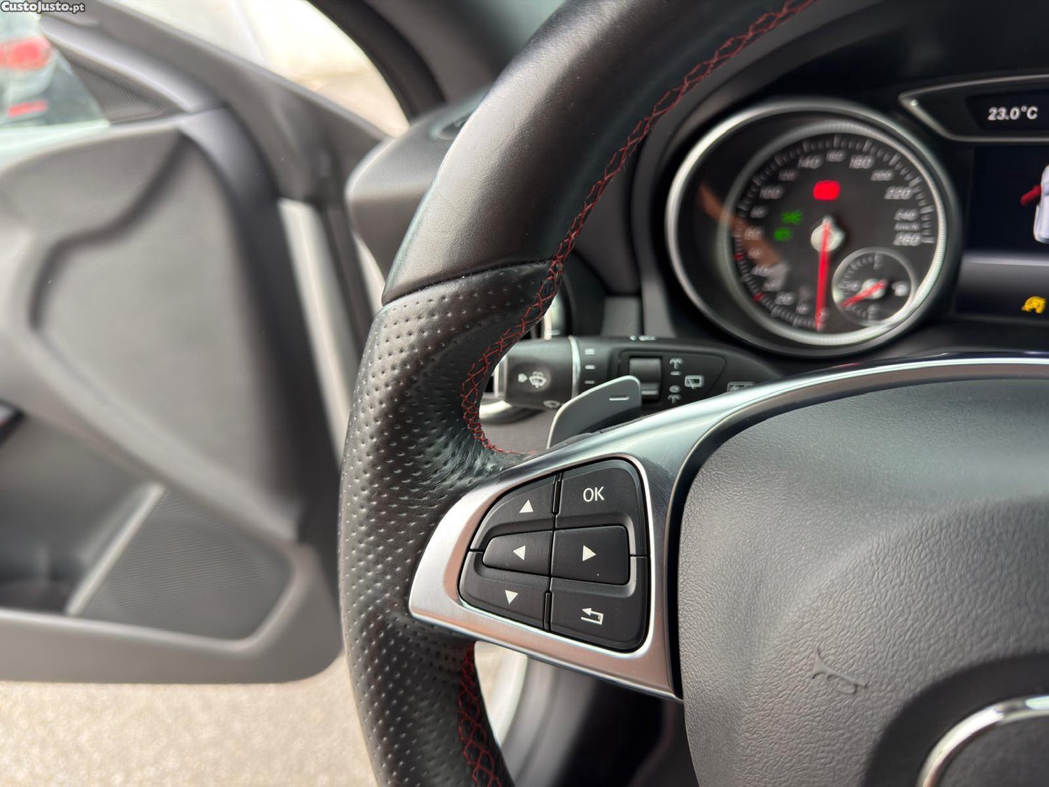 Mercedes-Benz CLA 180 d AMG Line Aut. — fotografia 5