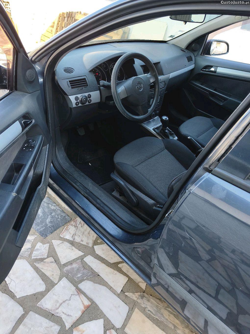 Opel Astra 1.3 CDTI — fotografia 4