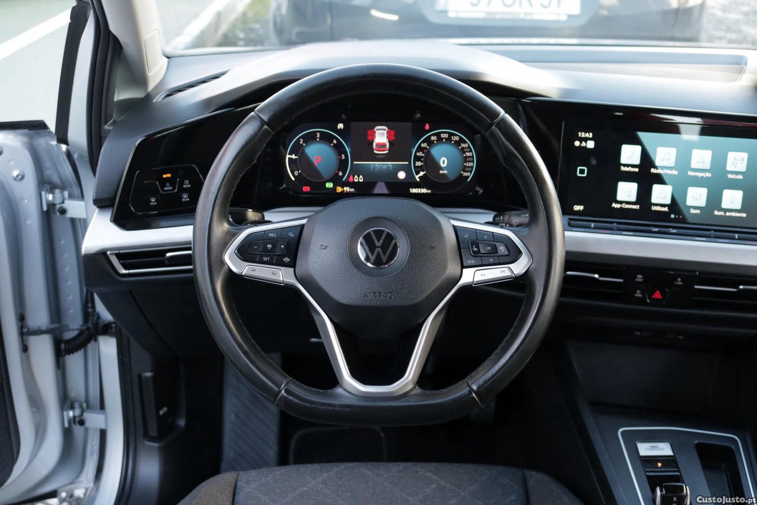 Volkswagen Golf Variant 2.0 TDI Life DSG 115cv — fotografia 30