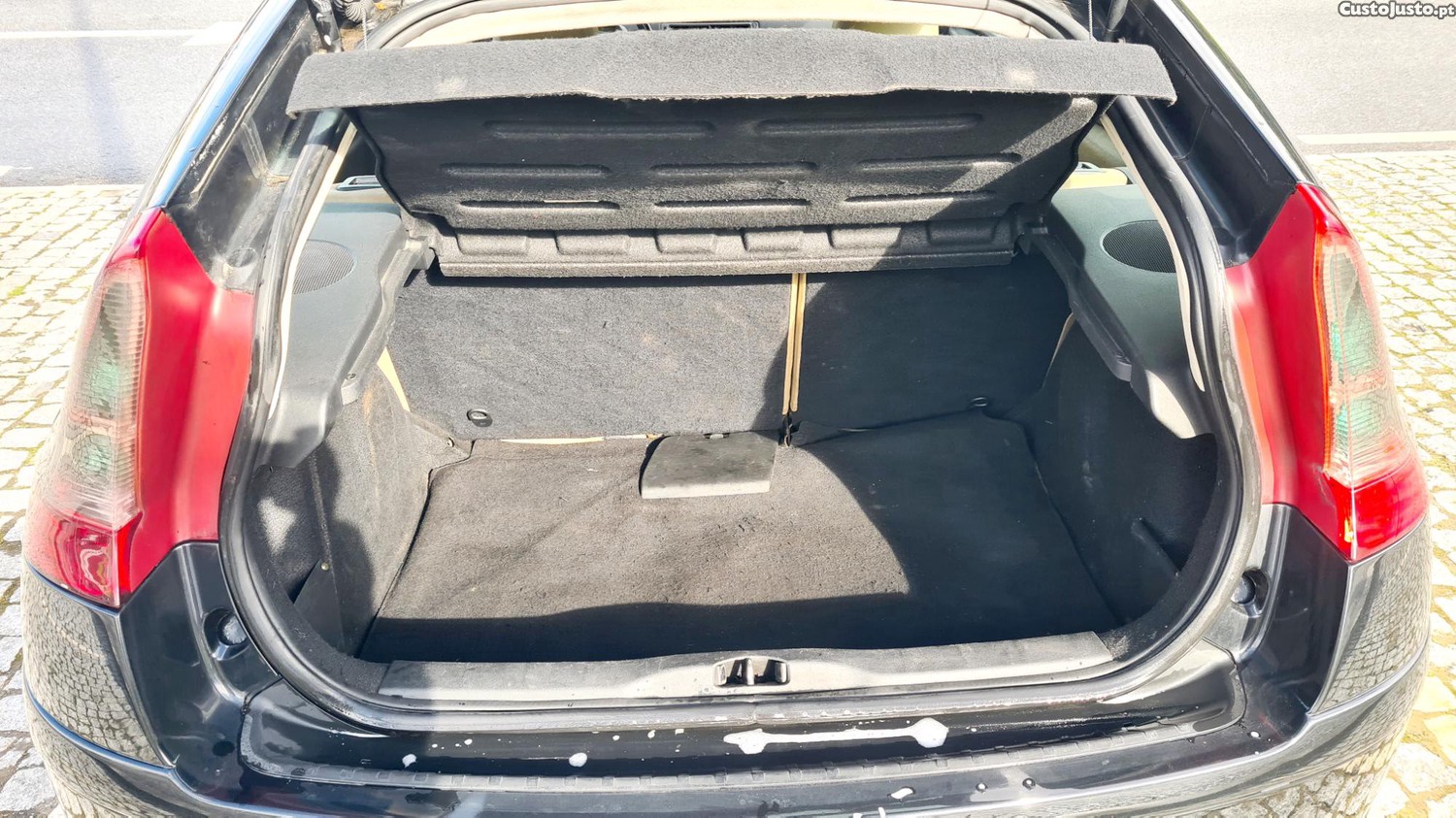 Citroën C4 1.6 HDI 110cv — fotografia 3