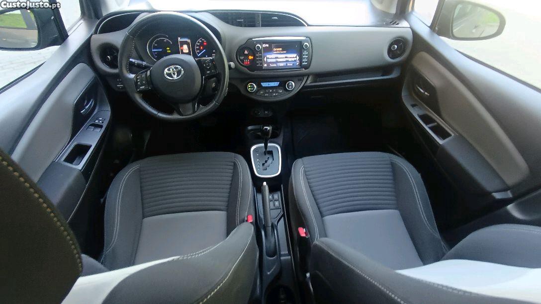 Toyota Yaris 1.5 híbrido 57Milkms Nac — fotografia 6