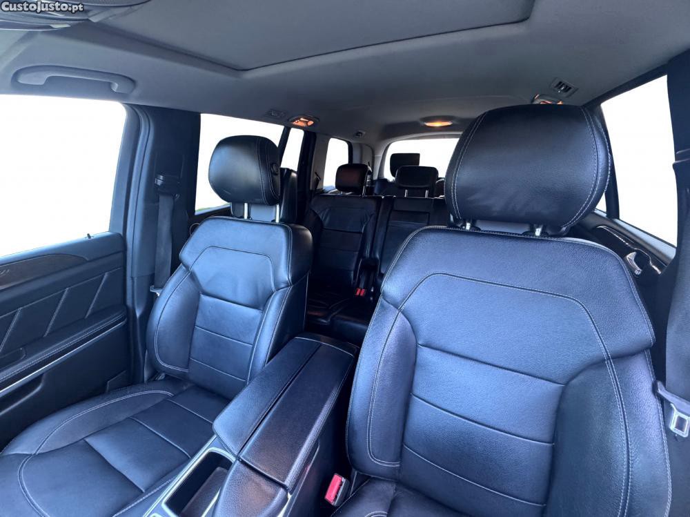 Mercedes-Benz GL 350 BlueTEC — fotografia 10