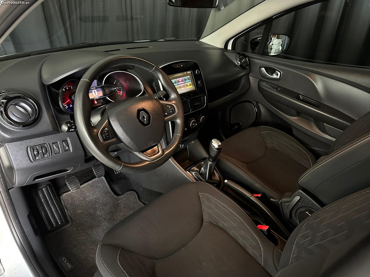 Renault Clio 0.9 TCE Limited — fotografia 9