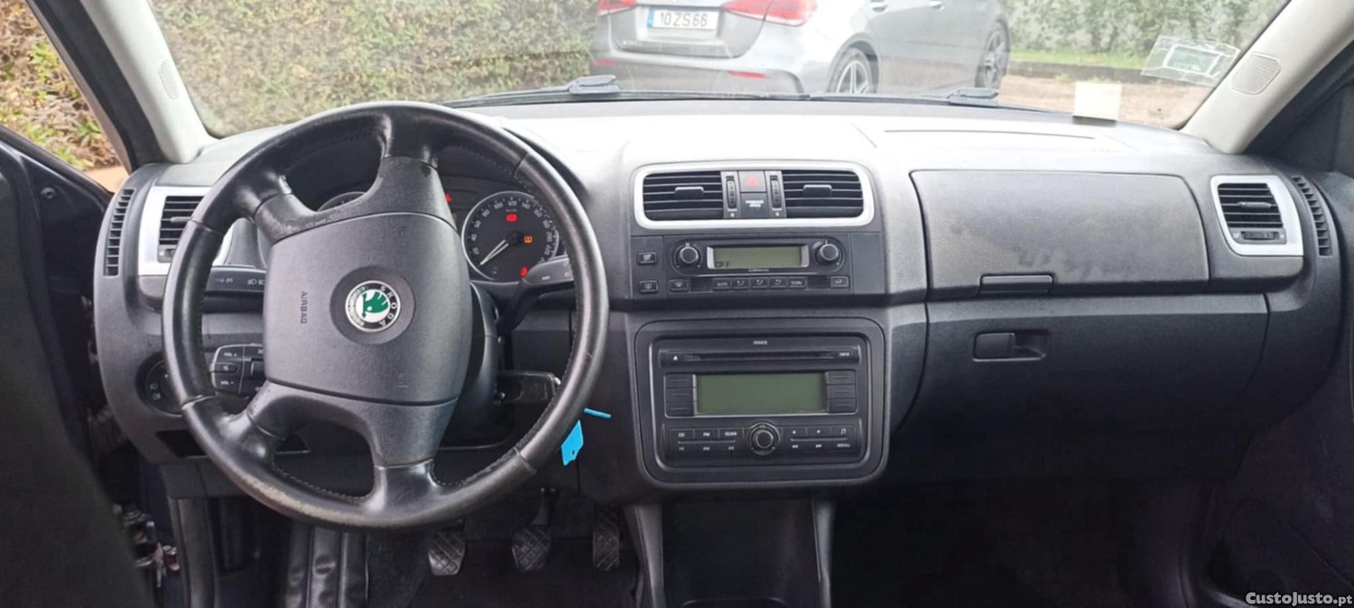 Skoda Fabia 1.4 Diesel-IMPECÀVEL sò 141250kms — fotografia 2