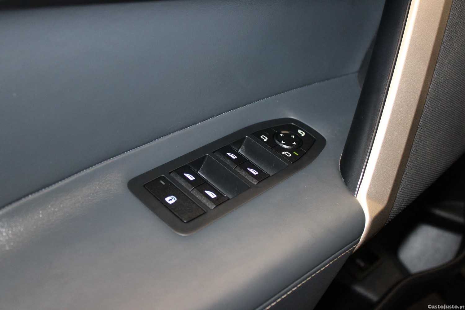 BMW iX XDRIVE 40 PACK DESPORTIVO — fotografia 19