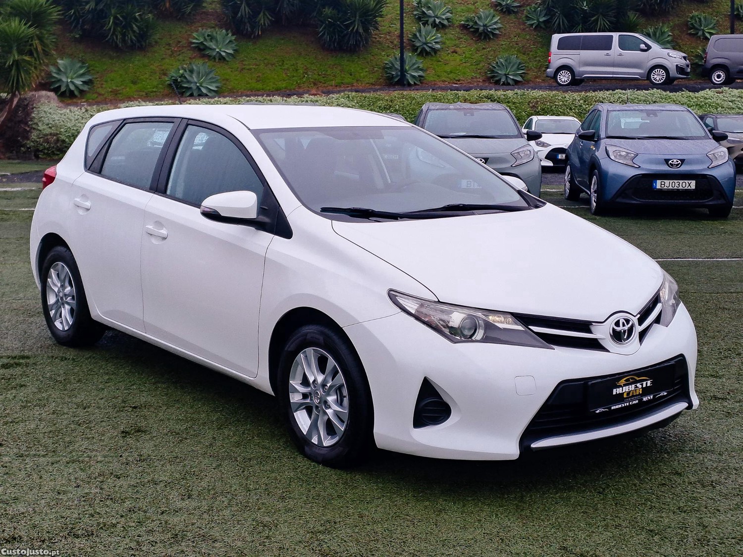 Toyota Auris 1.4 D4D ACTIVE +AC 90CV DIESEL 2014 - 14 — photo 3