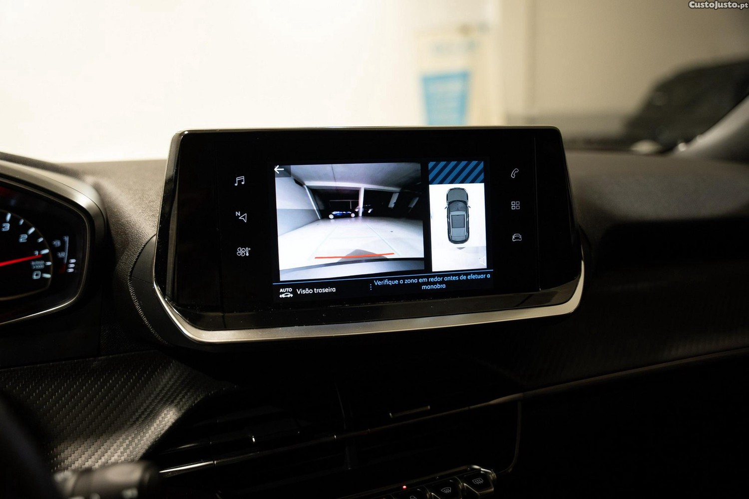 Peugeot 2008 1.2 PureTech Active Pack — fotografia 6