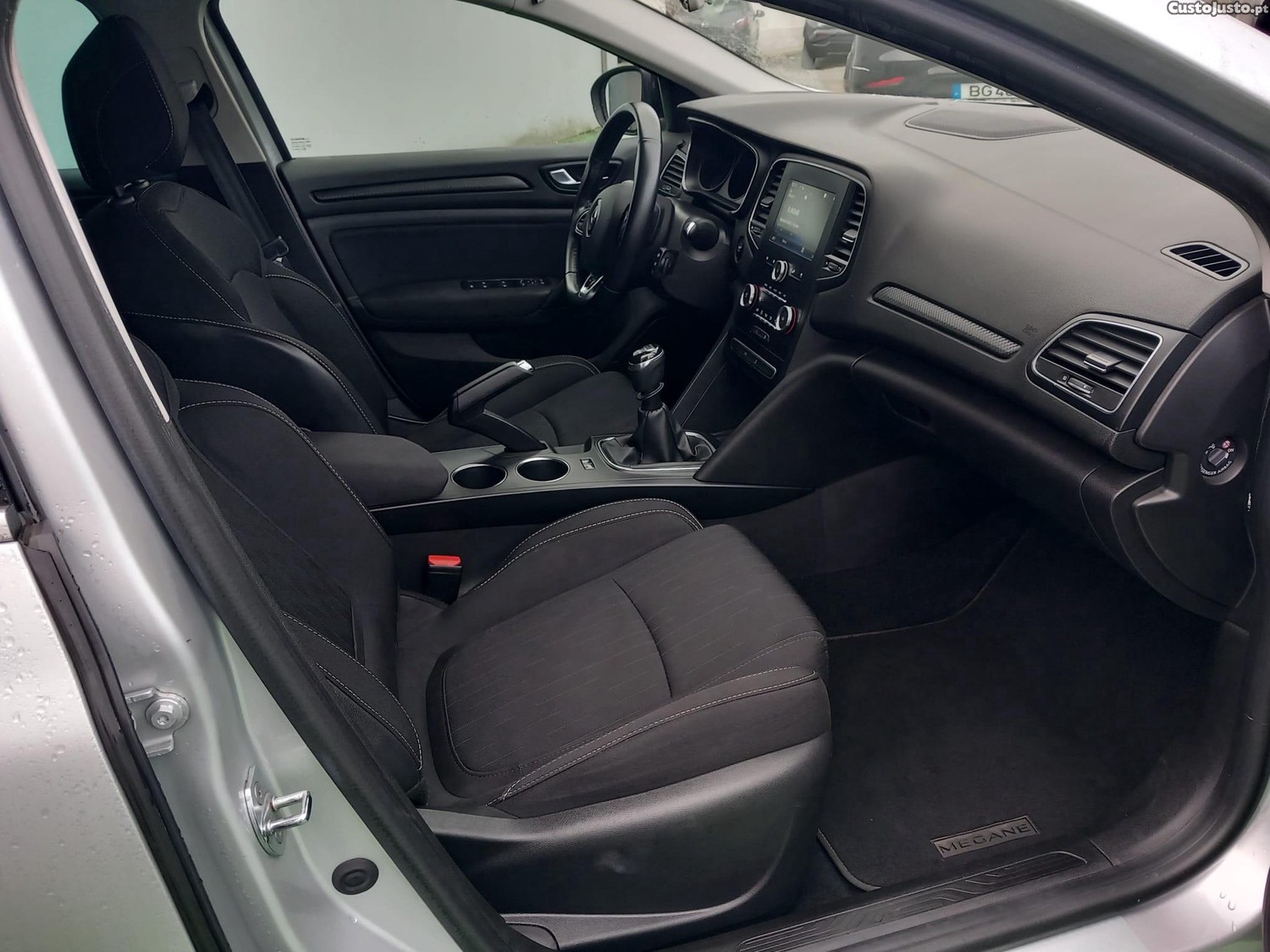 Renault Mégane Sport Tourer 1.5 dCi Limited — fotografia 11