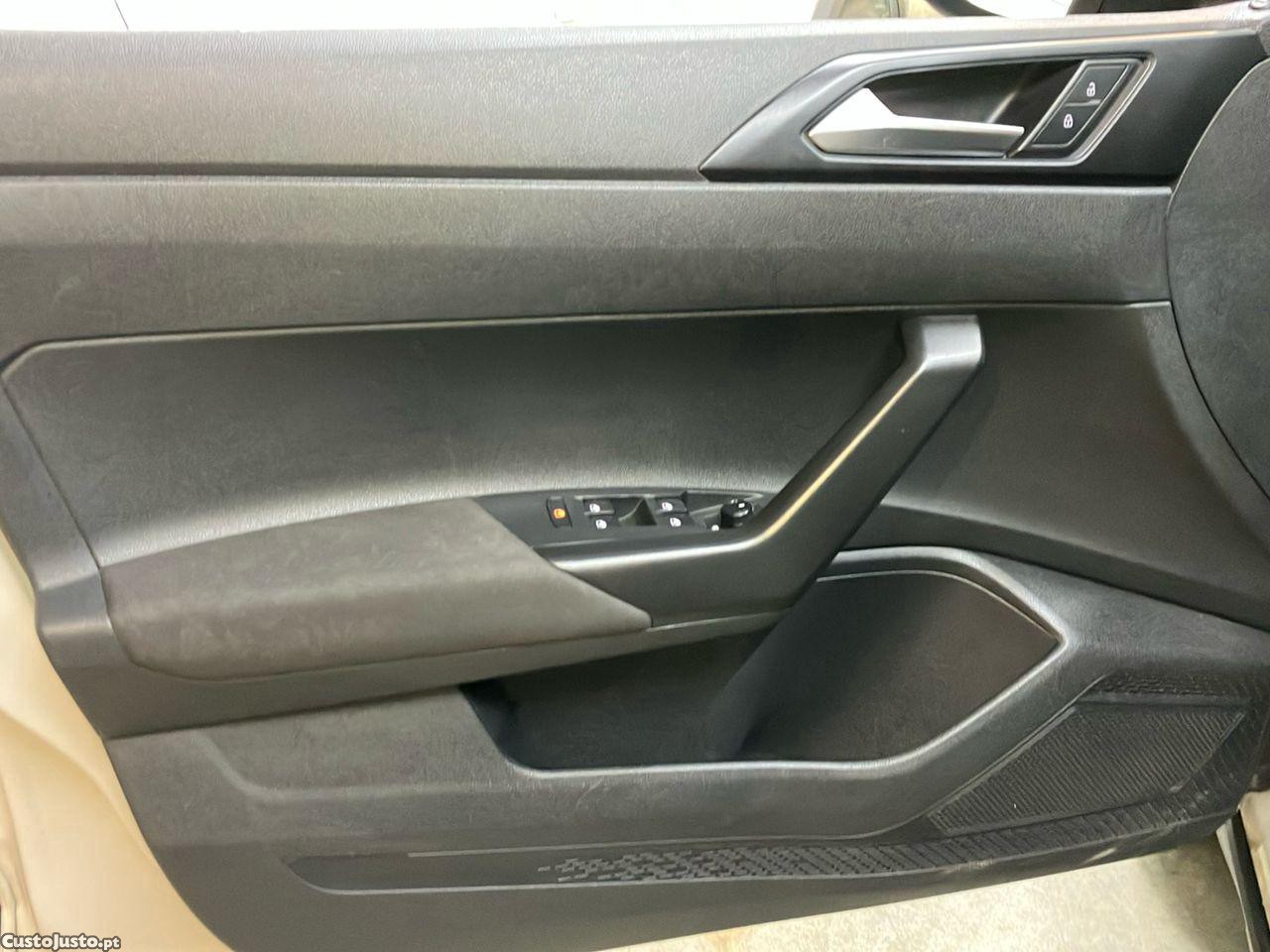 Volkswagen Taigo 1.0 TSI Life — fotografia 4