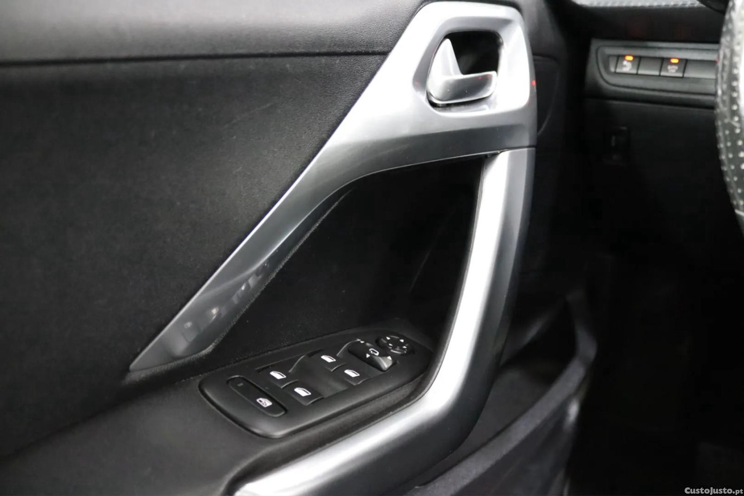 Peugeot 2008 PureTech 110 Stop&Start EAT6 Crossway — fotografia 3